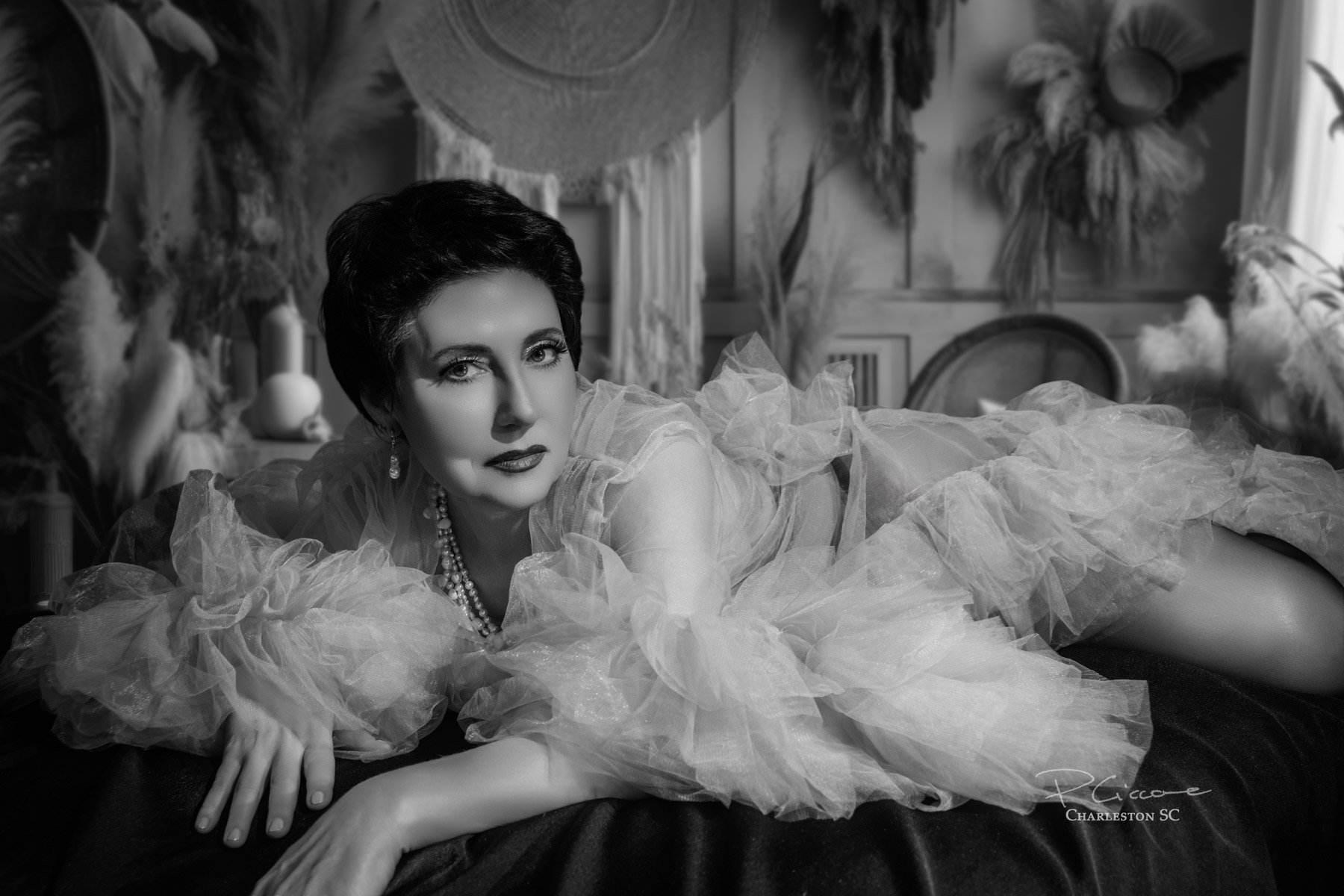 The Magic of 1930s Hollywood Boudoir: How Black and White Film Captures True Beauty